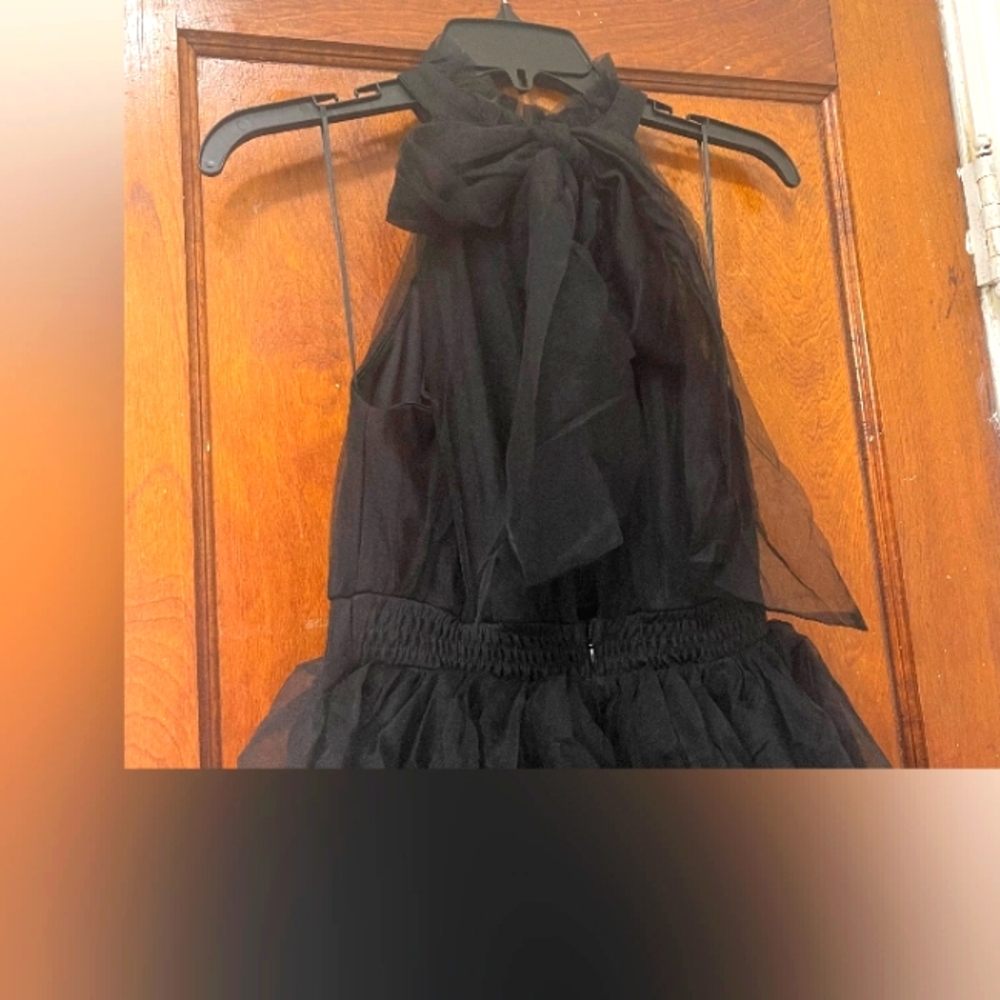 Ladies Beautiful Long Black Ruffle Dress Sz. Large